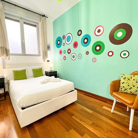 Unique House - 3 Bedrooms & 2 Bathrooms With 4 Beds - 100 Meters To The Metro A 로마 외부 사진