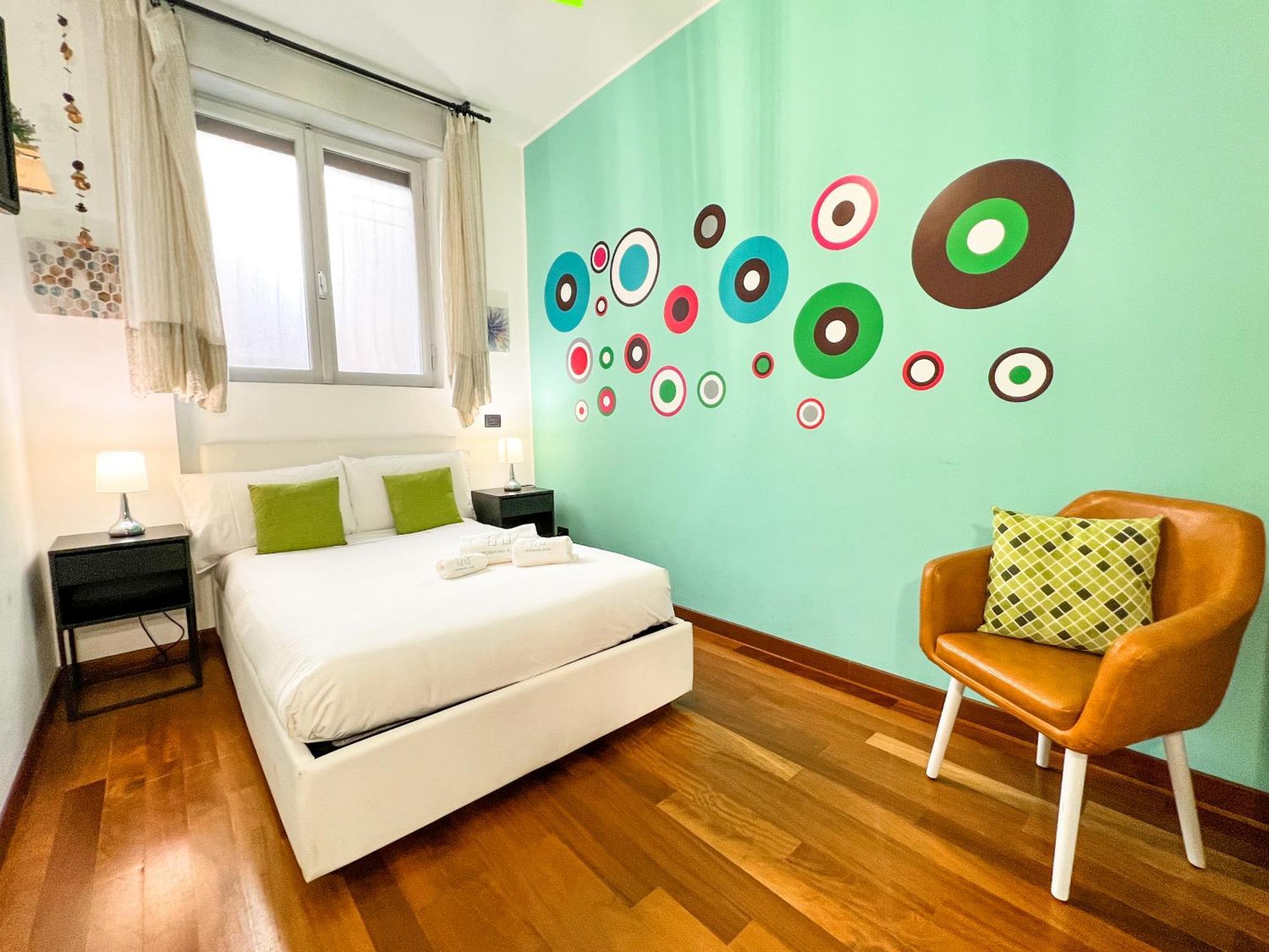 Unique House - 3 Bedrooms & 2 Bathrooms With 4 Beds - 100 Meters To The Metro A 로마 외부 사진