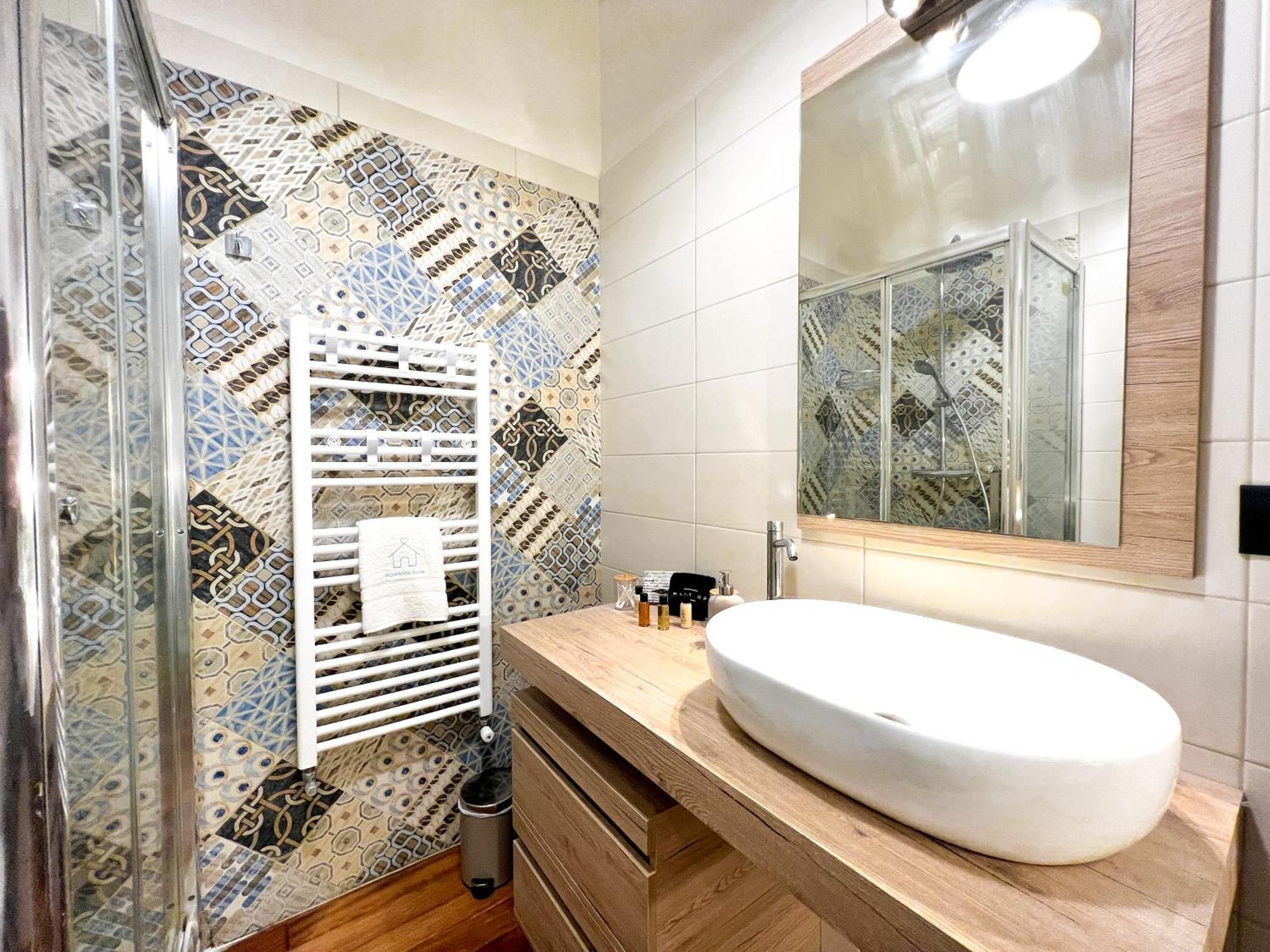 Unique House - 3 Bedrooms & 2 Bathrooms With 4 Beds - 100 Meters To The Metro A 로마 외부 사진