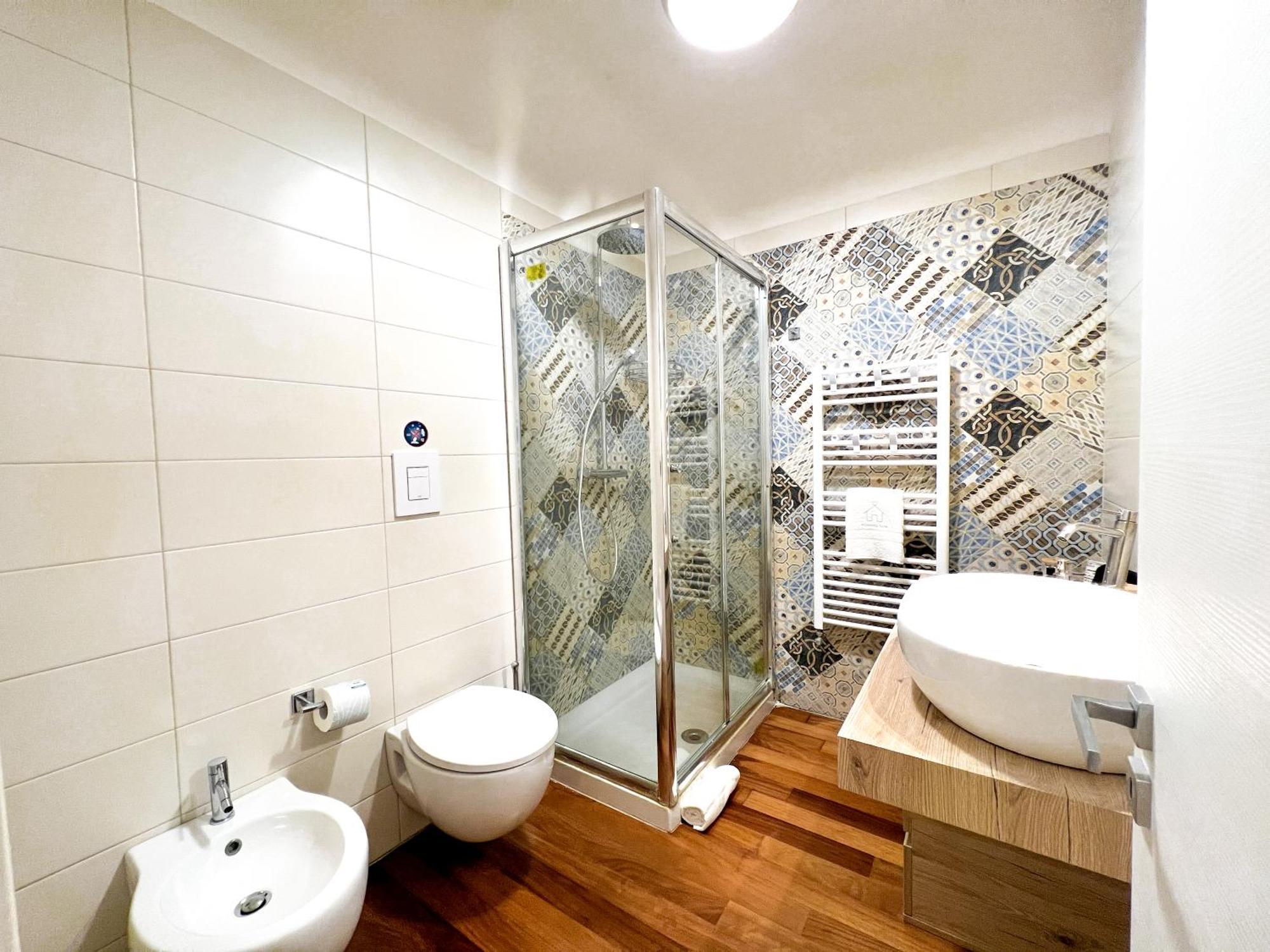 Unique House - 3 Bedrooms & 2 Bathrooms With 4 Beds - 100 Meters To The Metro A 로마 외부 사진