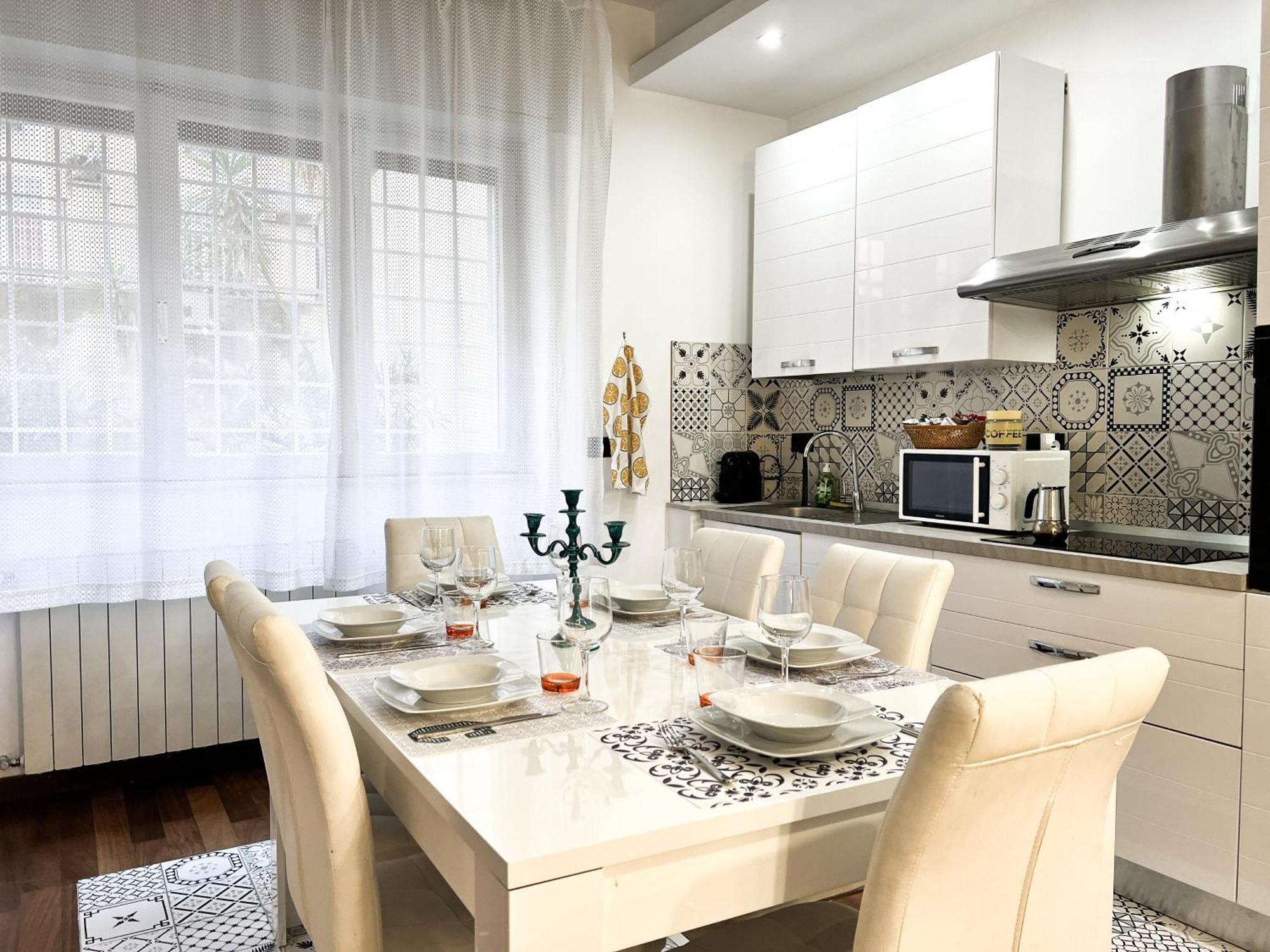 Unique House - 3 Bedrooms & 2 Bathrooms With 4 Beds - 100 Meters To The Metro A 로마 외부 사진