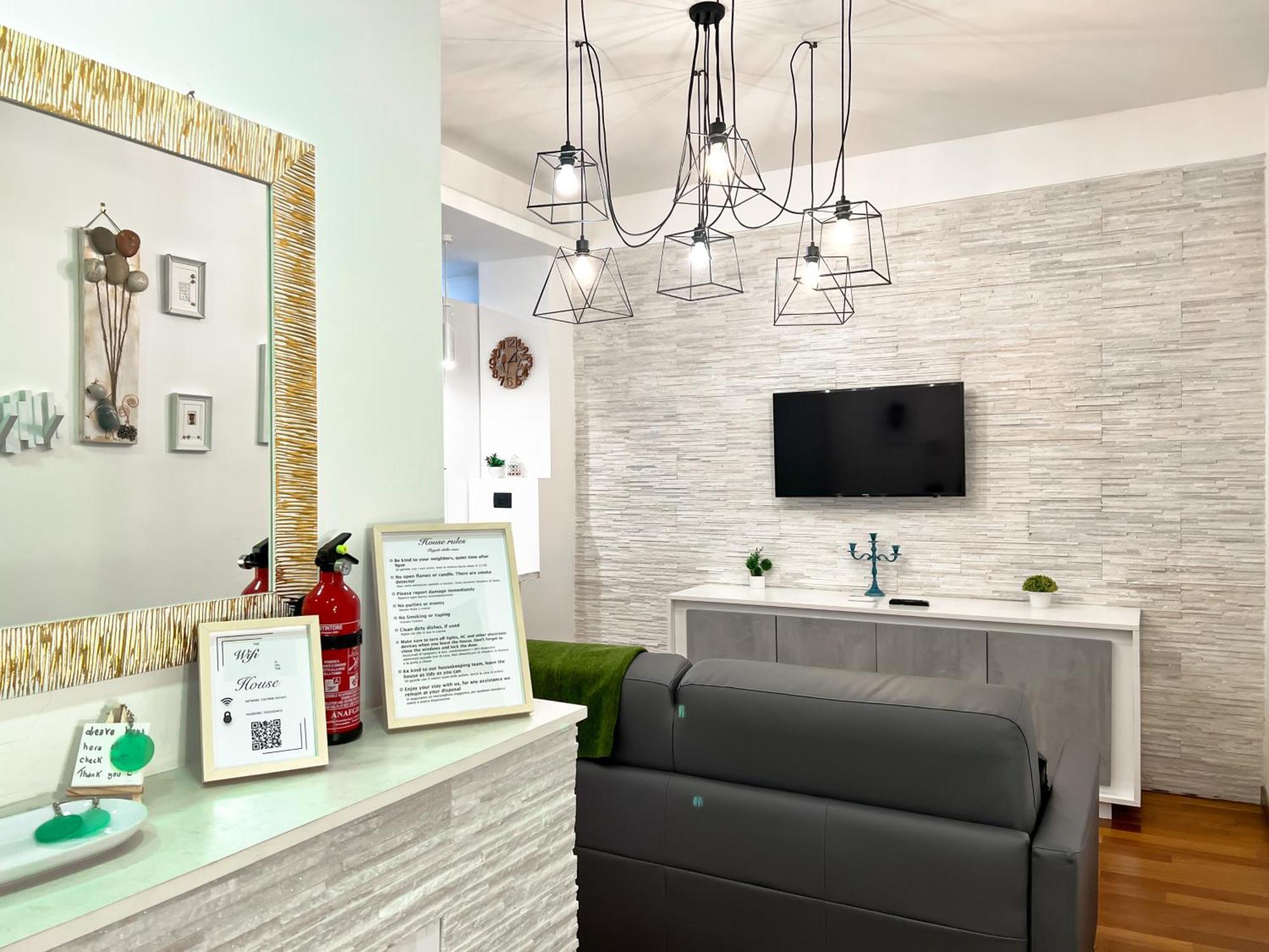 Unique House - 3 Bedrooms & 2 Bathrooms With 4 Beds - 100 Meters To The Metro A 로마 외부 사진